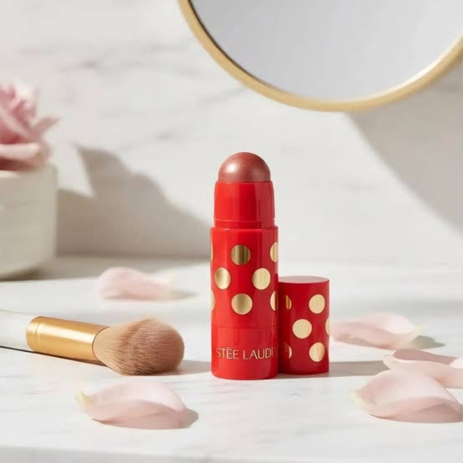 A High-end blush stick from Estee lauder multi usa
