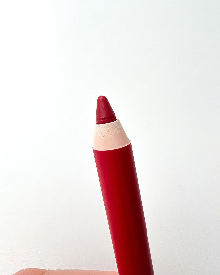 Estee lauder 24hrs stay in place red lip liner , creamy, smooth and long-lasting 