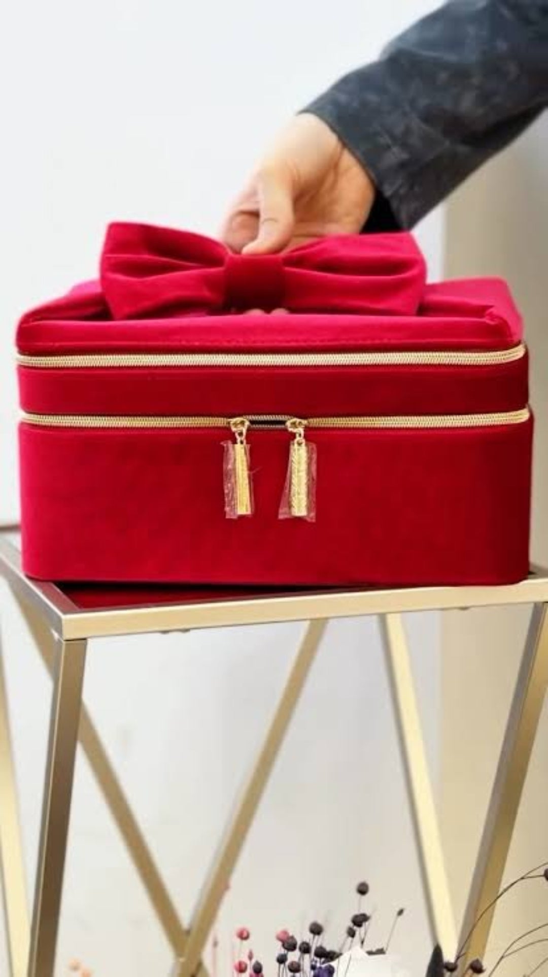 Make case premium luxury from Estee lauder 