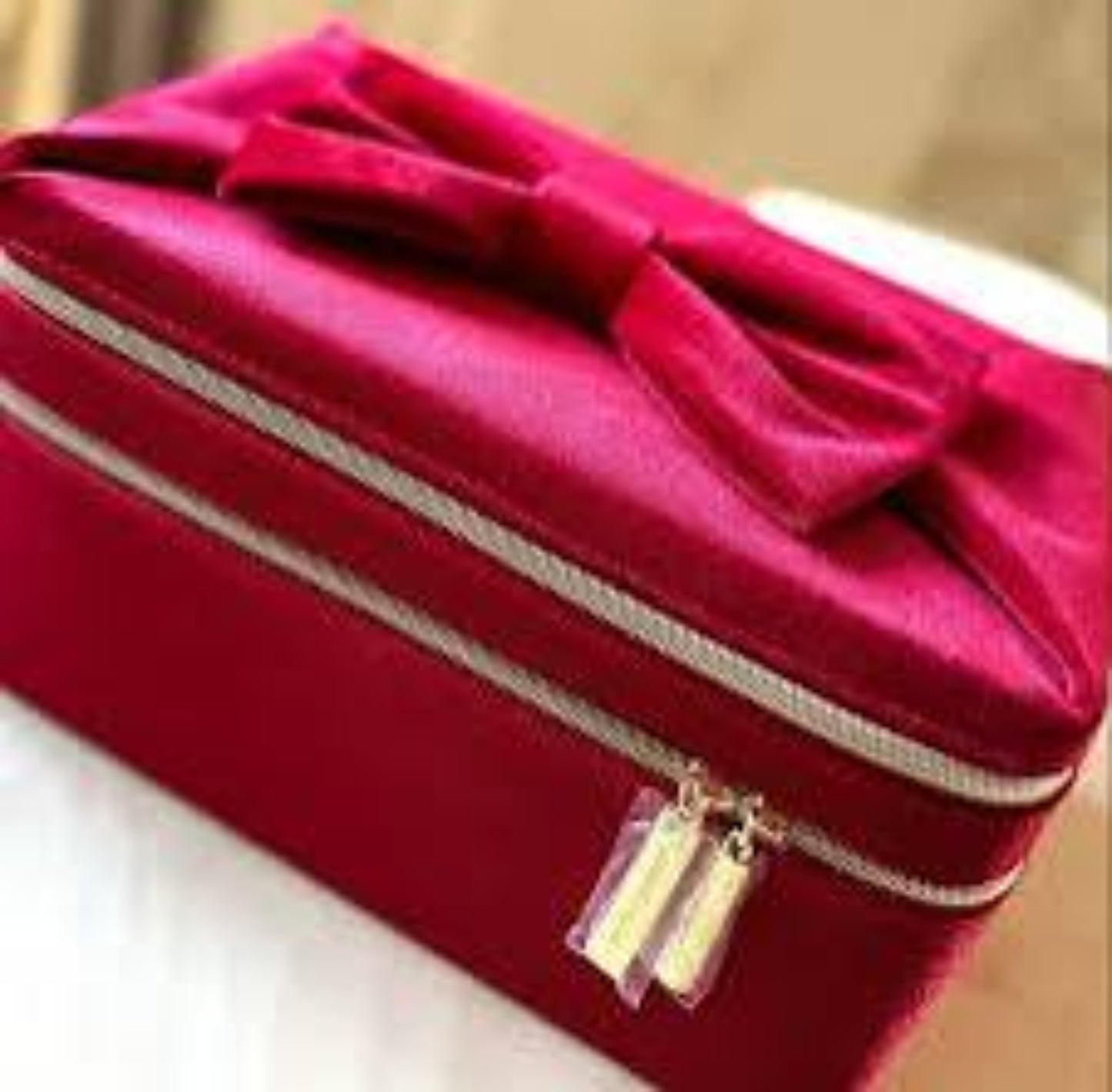 Makeup case luxury premium from Estee lauder 