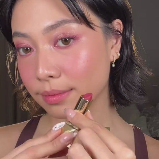 Estee lauder lip stick velvet Ribbon swatch