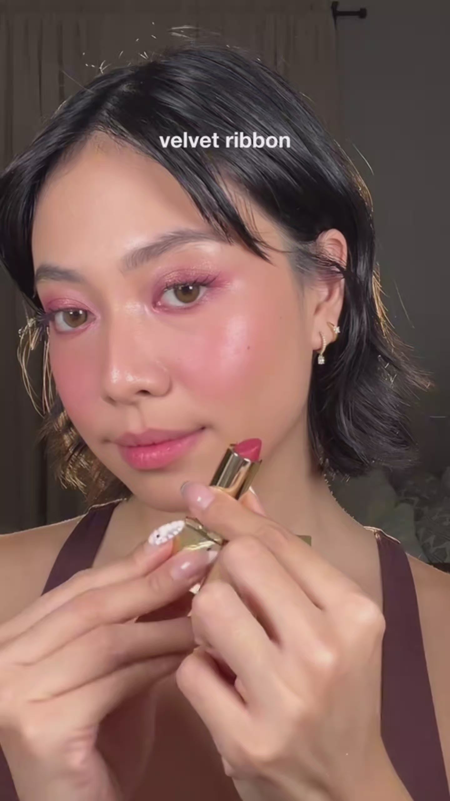 Estee lauder lip stick velvet Ribbon swatch